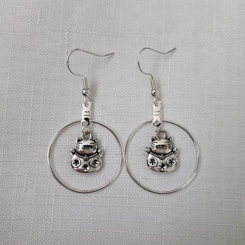 Maneki Neko Silver Hoop (E)