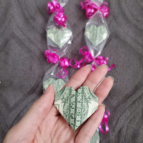 Heart Money Lei